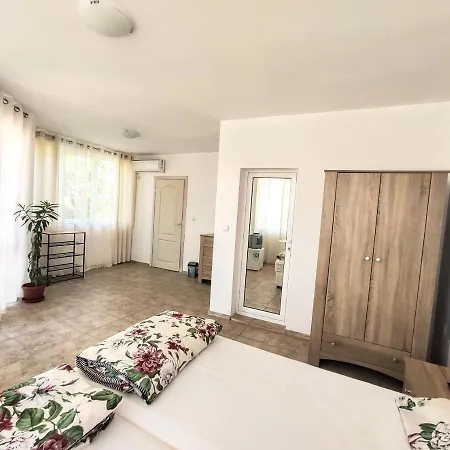 кейт Къща за гости 3*